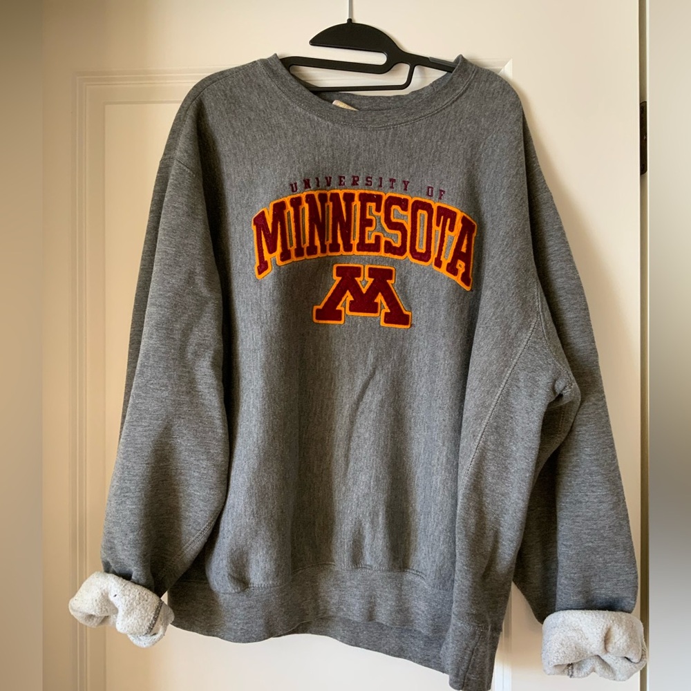 MINNESOTA GOPHERS CREWNECK - size medium